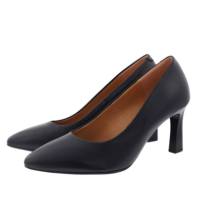 Чорні шкіряні туфлі на високих підборах від Darex