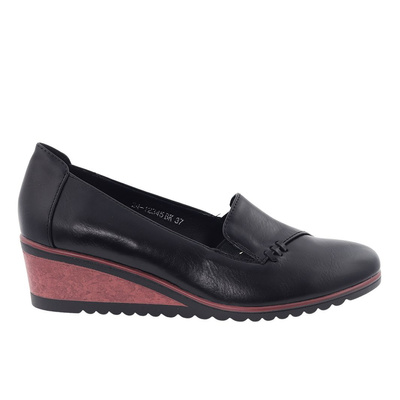 Чорні жіночі туфлі на танкетці Potocki 