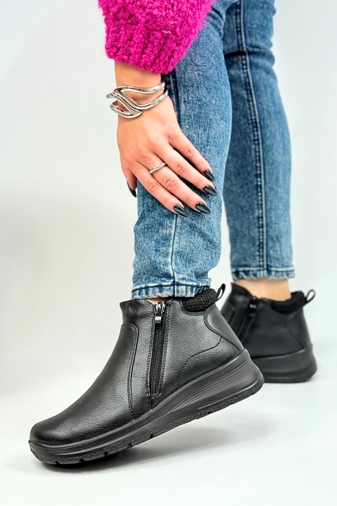 Botki krótkie czarne na niskim koturnie ocieplane na zamek
