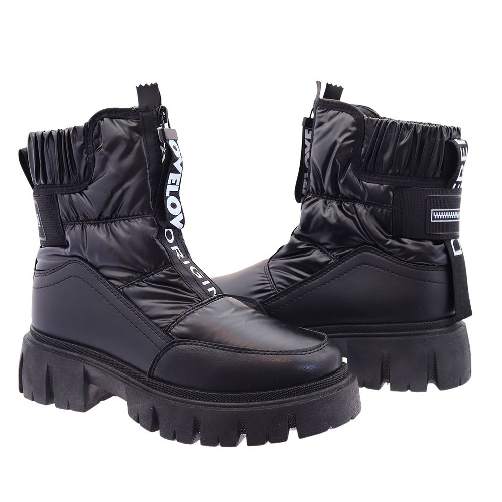 Чорні утеплені снігові черевики на платформі із застібкою посередині