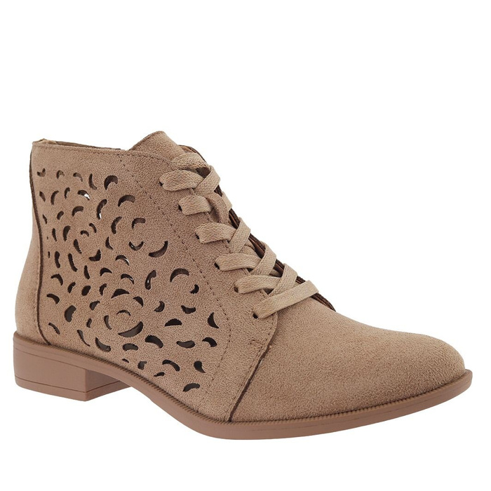 Бежеві ажурні замшеві ботильйони на шнурівці