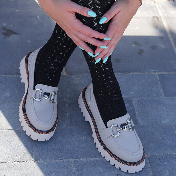 Бежеві жіночі туфлі з пряжкою спереду, T. Sokolski