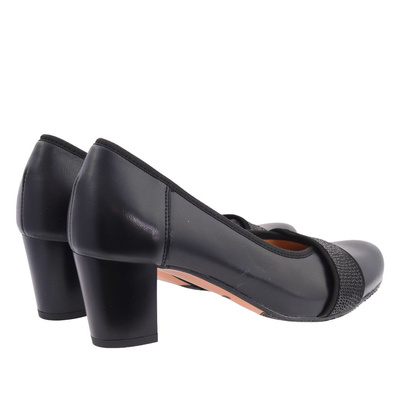 Чорні шкіряні човники польського бренду на високих підборах