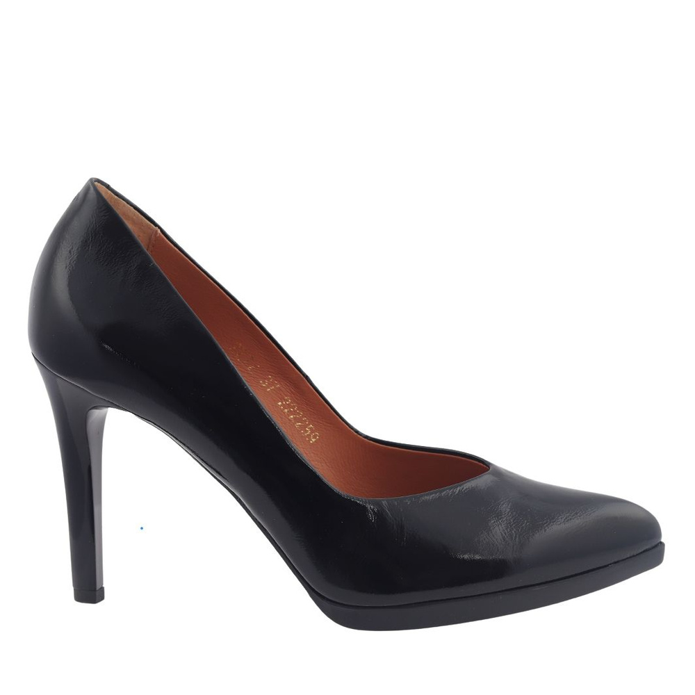 Чорні лаковані туфлі Clasicco 