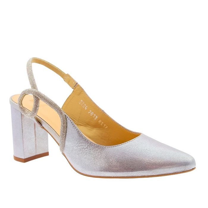 Красиві сріблясті туфлі на підборах з цирконовим ремінцем