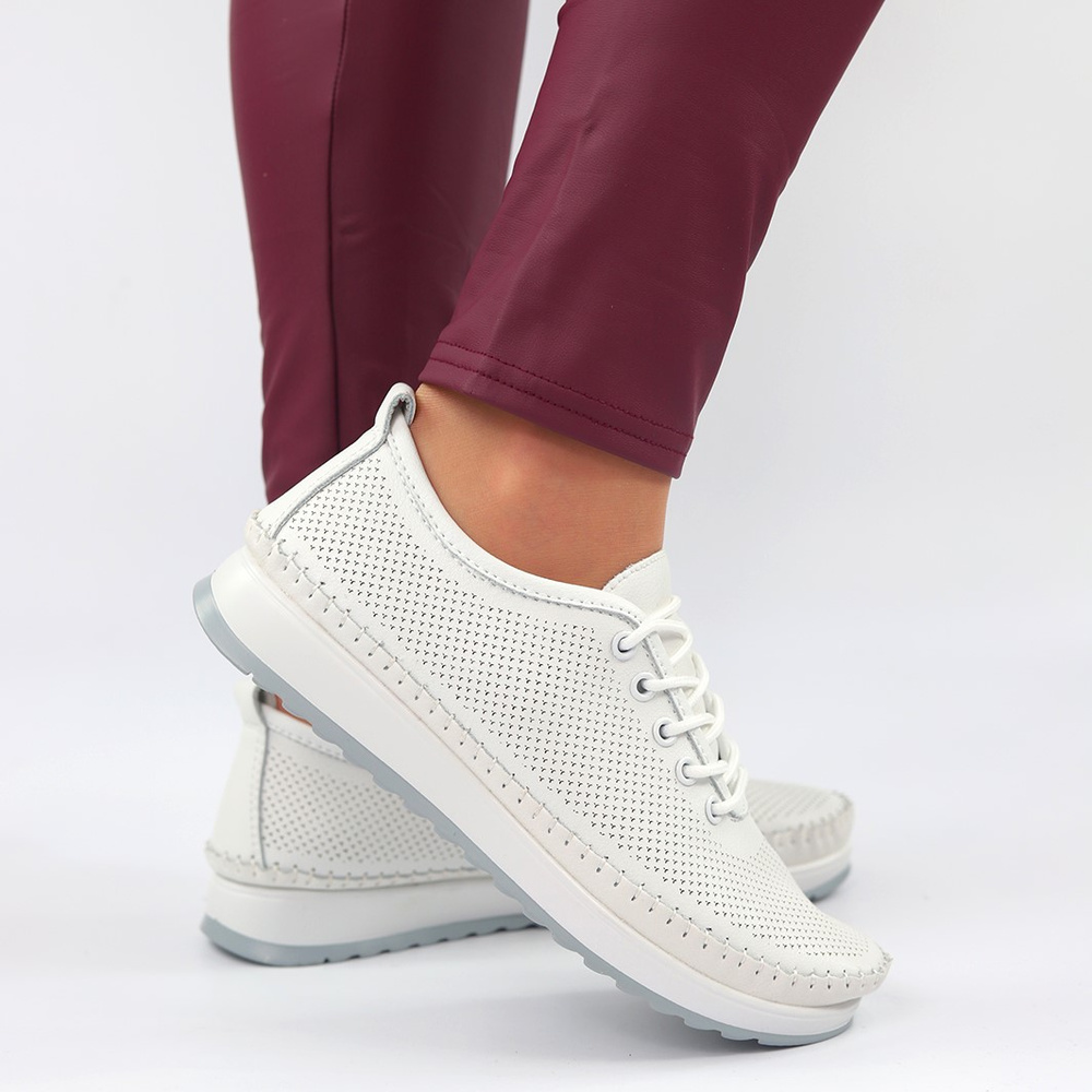 Półbuty skórzane ażurowe białe Vinceza