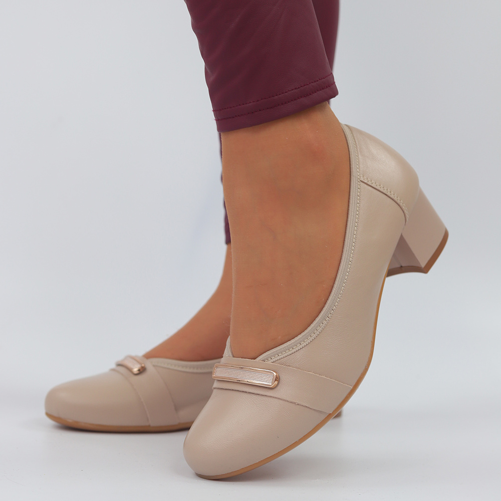 Бежеві шкіряні туфлі на високих підборах Galant