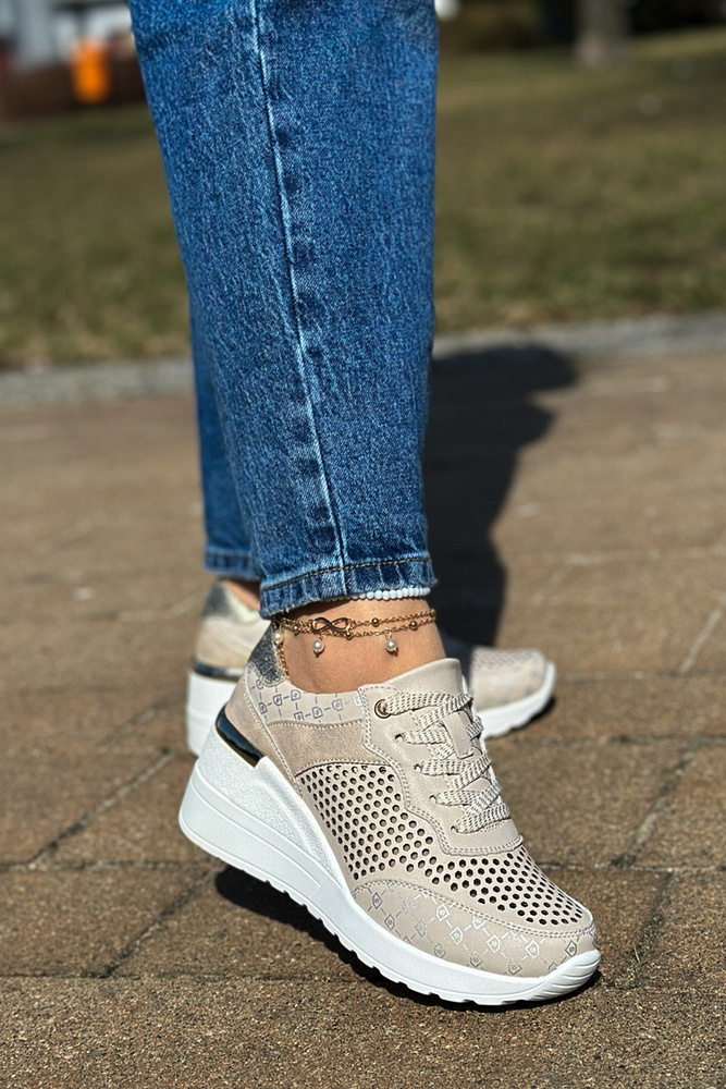 Sneakersy beżowe ażurowe na koturnie