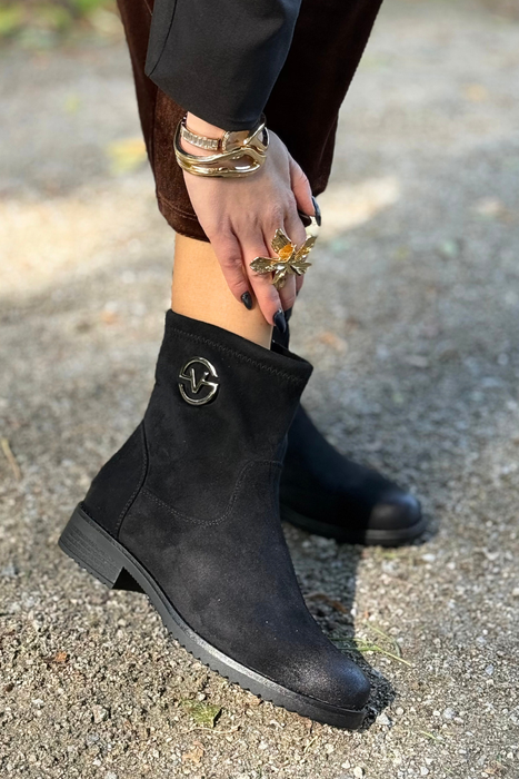 Темно-бежеві ажурні ботильйони із замшевої екошкіри