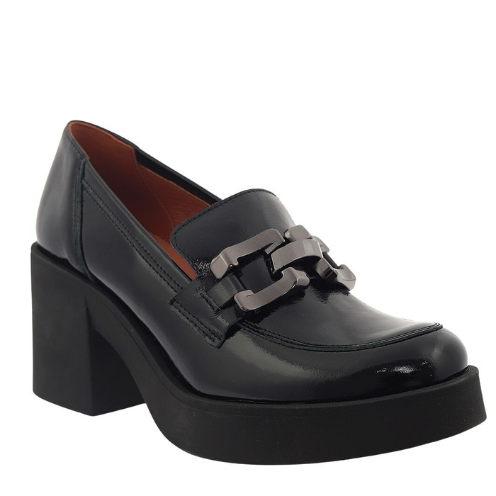 Чорні лаковані туфлі Gamis