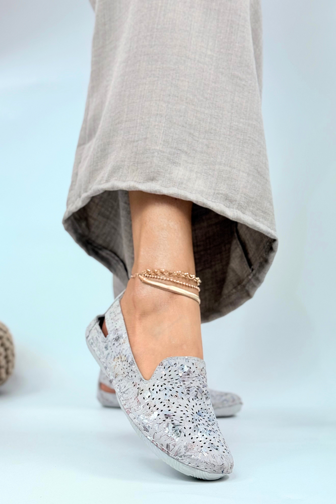 Białe skórzane półbuty wsuwane ażurowe