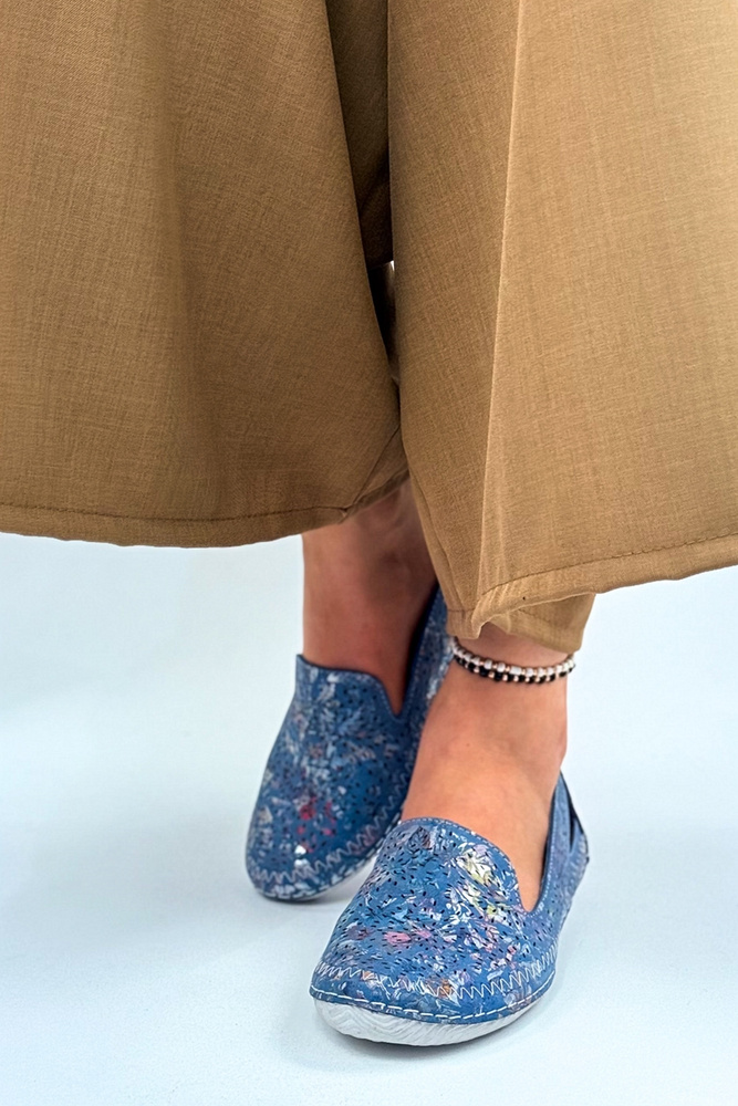 Skórzane półbuty niebieskie ażurowe płaskie