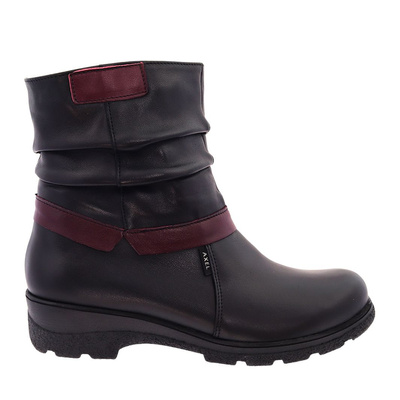 Чоботи жіночі шкіряні від польського виробника чорні на блискавці