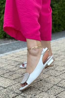 Srebrne damskie sandały z ozdobą w cyrkonie