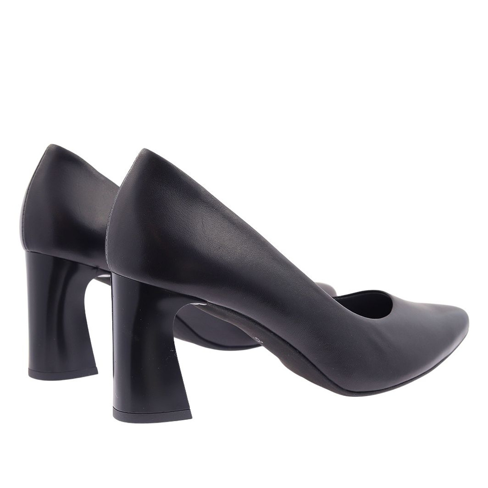 Чорні жіночі шкіряні човники на високому каблуці Kordel