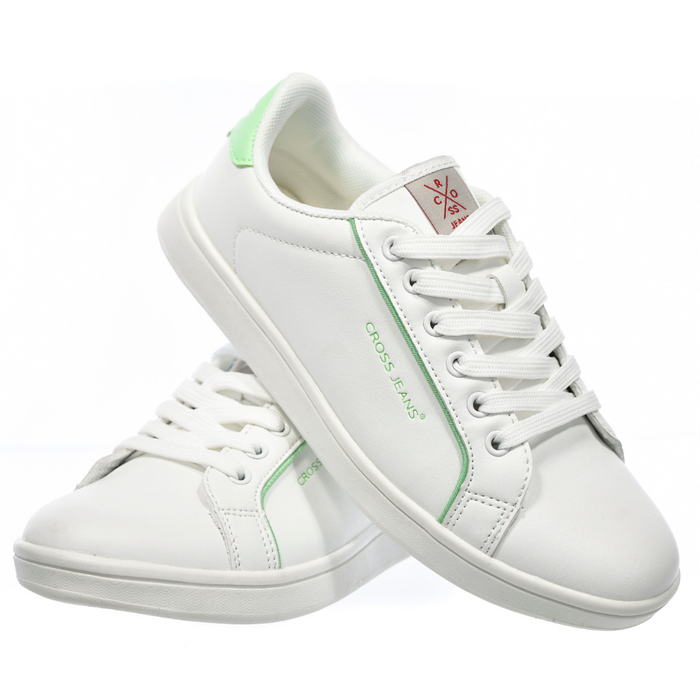 Білі жіночі кросівки на шнурівці з екошкіри