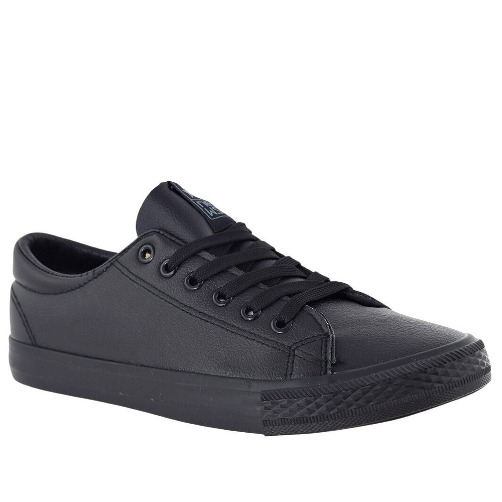 Чорні чоловічі кросівки з екологічної шкіри. Новини