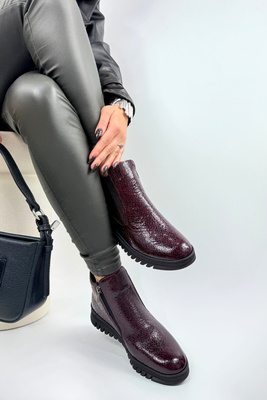 Botki damskie skórzane na koturnie z zamkiem bordowe