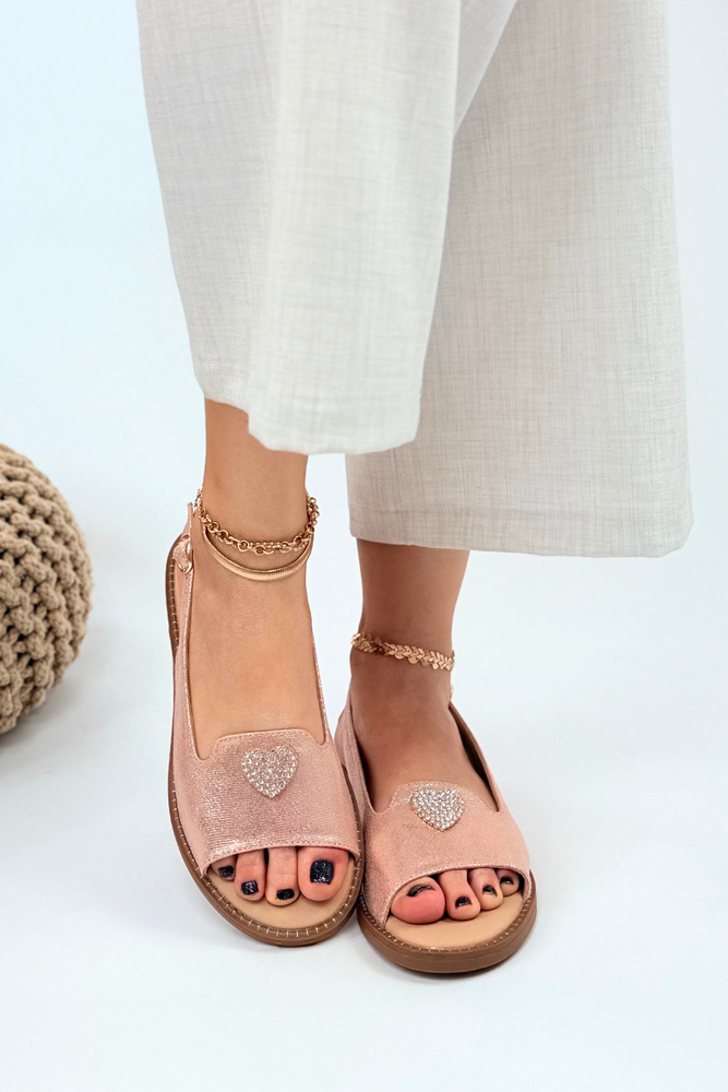 Бежеві шкіряні ажурні босоніжки на липучці