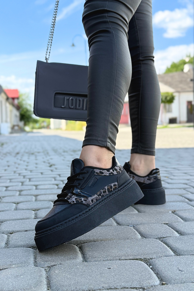 Czarne sneakersy na grubej platformie z ekoskóry z motywem panterki Big Star