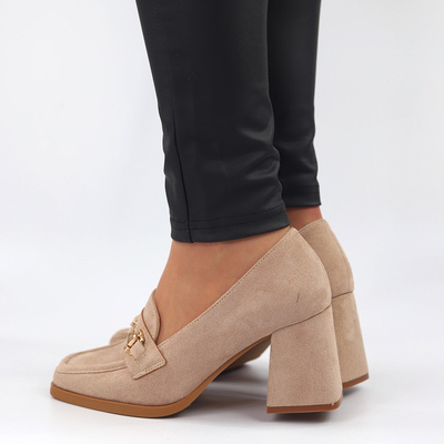 Бежеві замшеві мокасини з золотою пряжкою на каблуці Потоцького