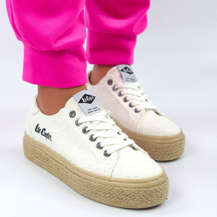 Білі мереживні кросівки Lee Cooper на джутовій платформі