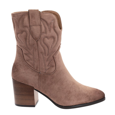 Ciemno beżowe botki damskie na obcasie z przyciemnianym noskiem