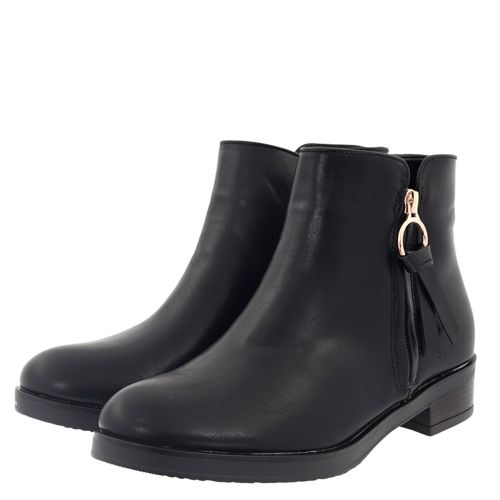 Черевики на плоскій підошві Evento чорного кольору