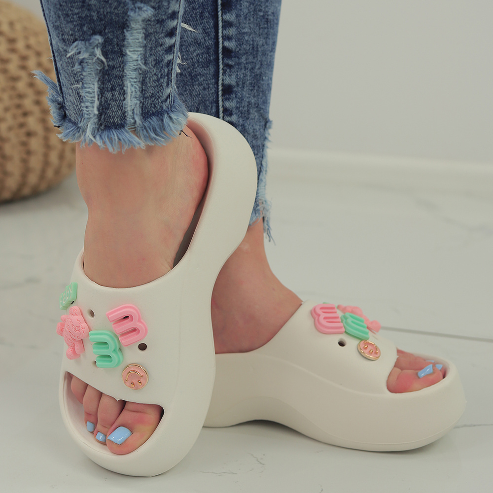 Klapki damskie literki białe