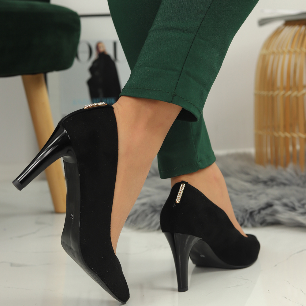 Чорні замшеві туфлі Clasicco