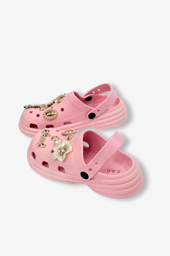 Różowe crocsy piankowe z przypinkami na platformie