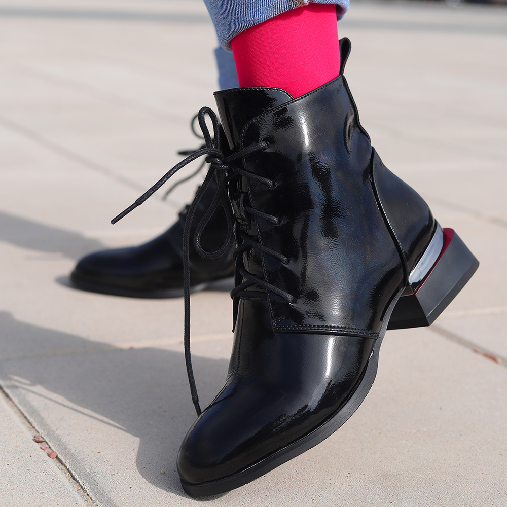 Чорні лаковані ботильйони Artiker