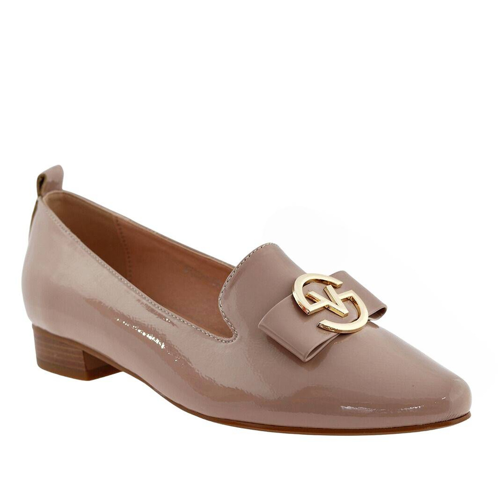 Елегантні лаковані мокасини на низькому каблуці від Vinceza