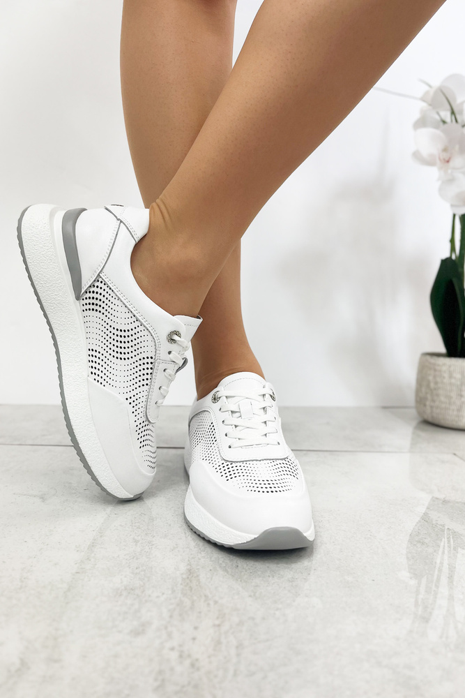 Sneakersy białe skórzane perforowane na platformie