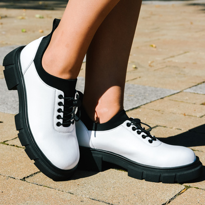 Półbuty Artiker 51C0517 białe