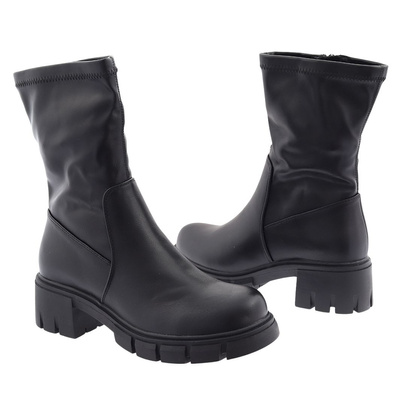 Чорні високі ботильйони на платформі