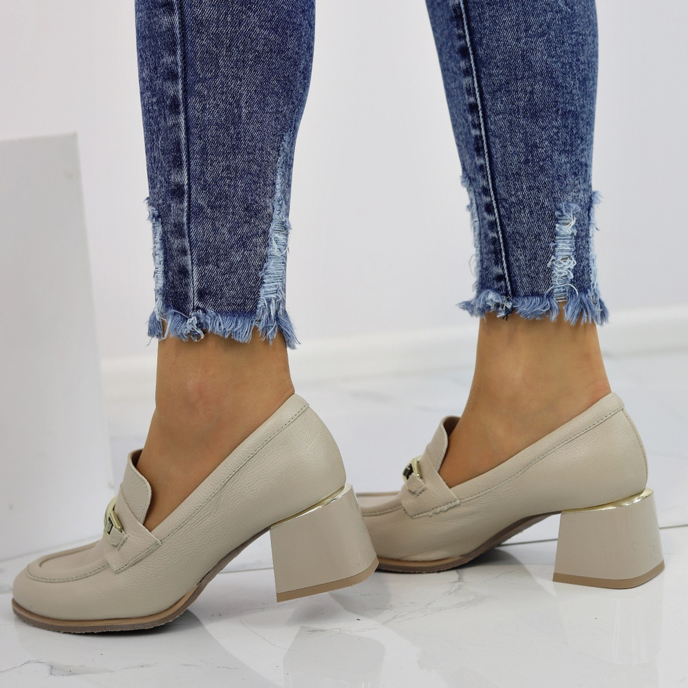 Beżowe półbuty damskie skórzane na obcasie Lemar