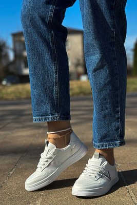 Białe damskie półbuty sportowe sznurowane