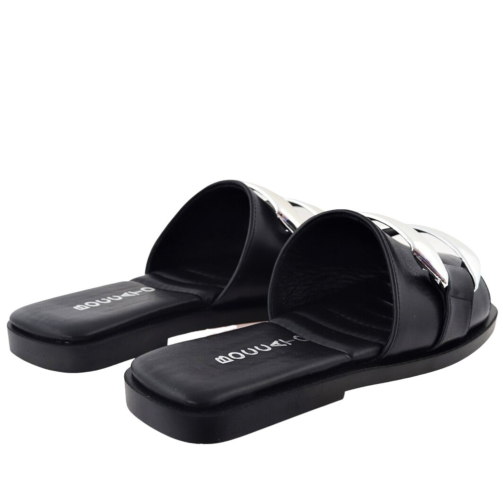 Czarne damskie klapki z ozdobną klamrą Boccato