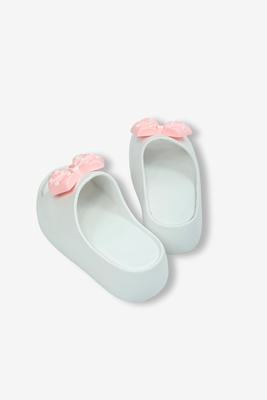 Klapki piankowe białe wsuwane na grubej platformie