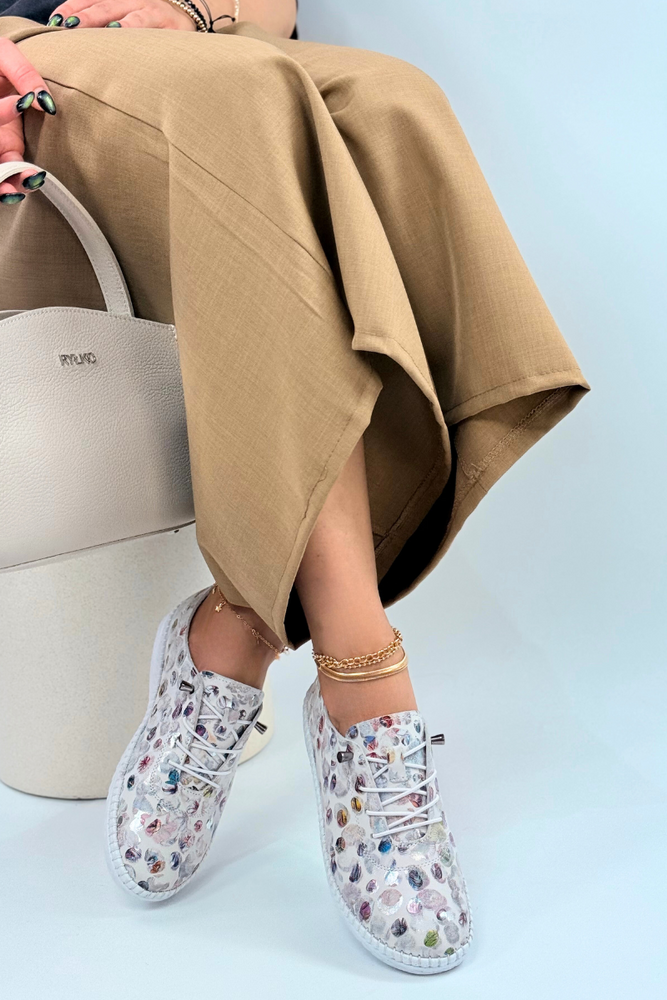 Барвисті жіночі шкіряні туфлі