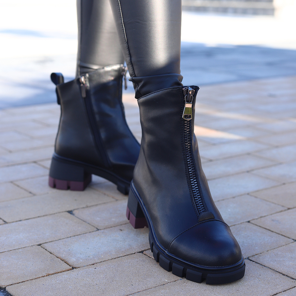 Чорні шкіряні ботильйони Filippo на блискавці спереду