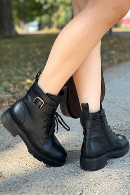 Чорні шкіряні чоботи Rylko на плоскому ходу на шнурівці