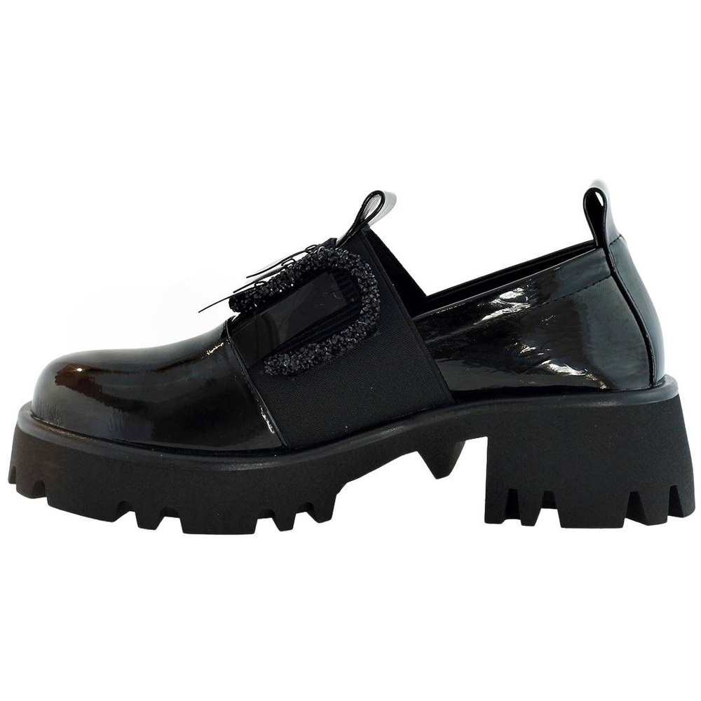 Półbuty damskie lakierowane w kolorze czarnym S.Barski