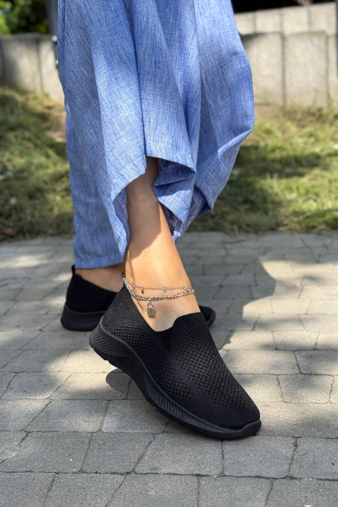 Білі ажурні шкіряні босоніжки на танкетці Filippo