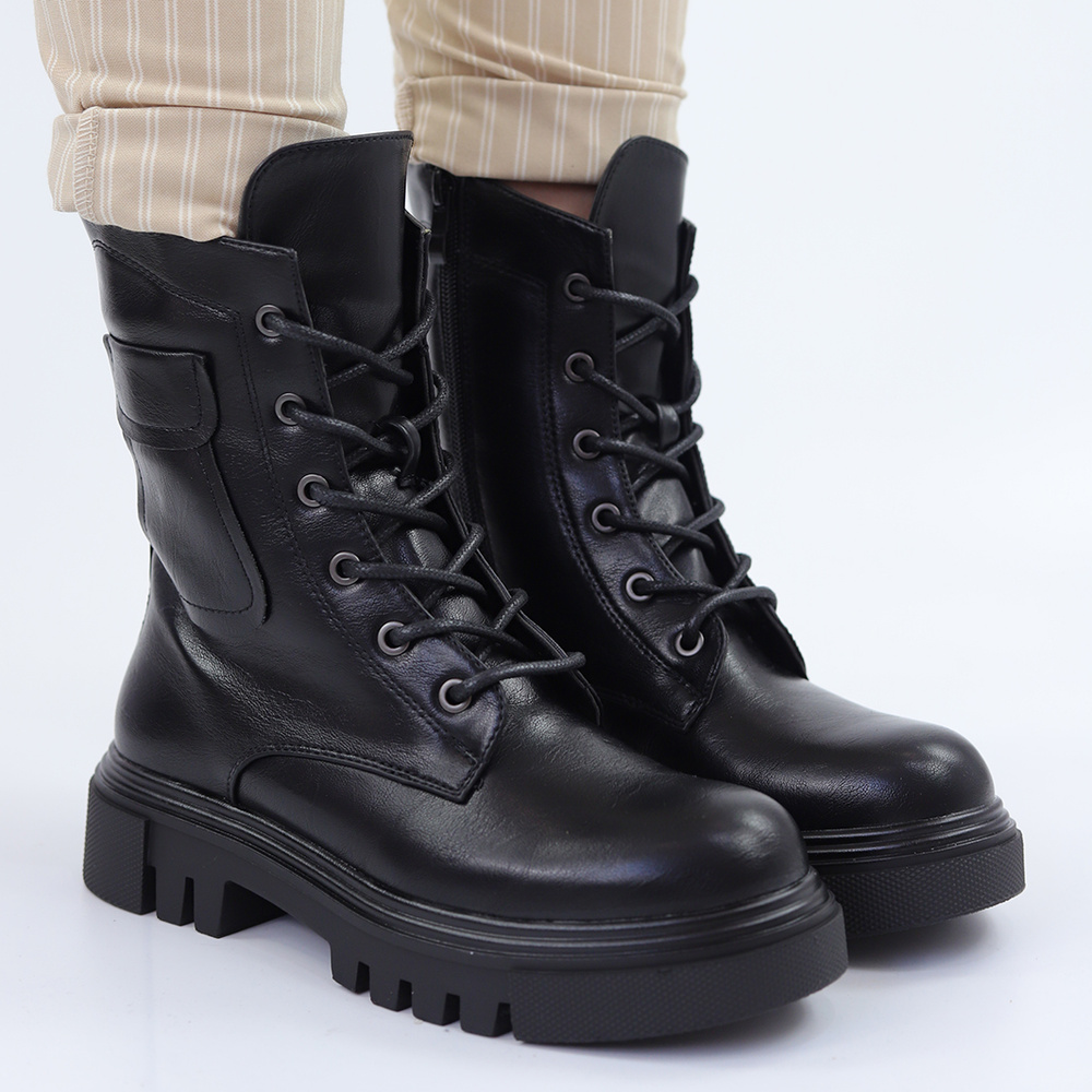 Чоботи жіночі чорні на шнурівці M. Daszyński