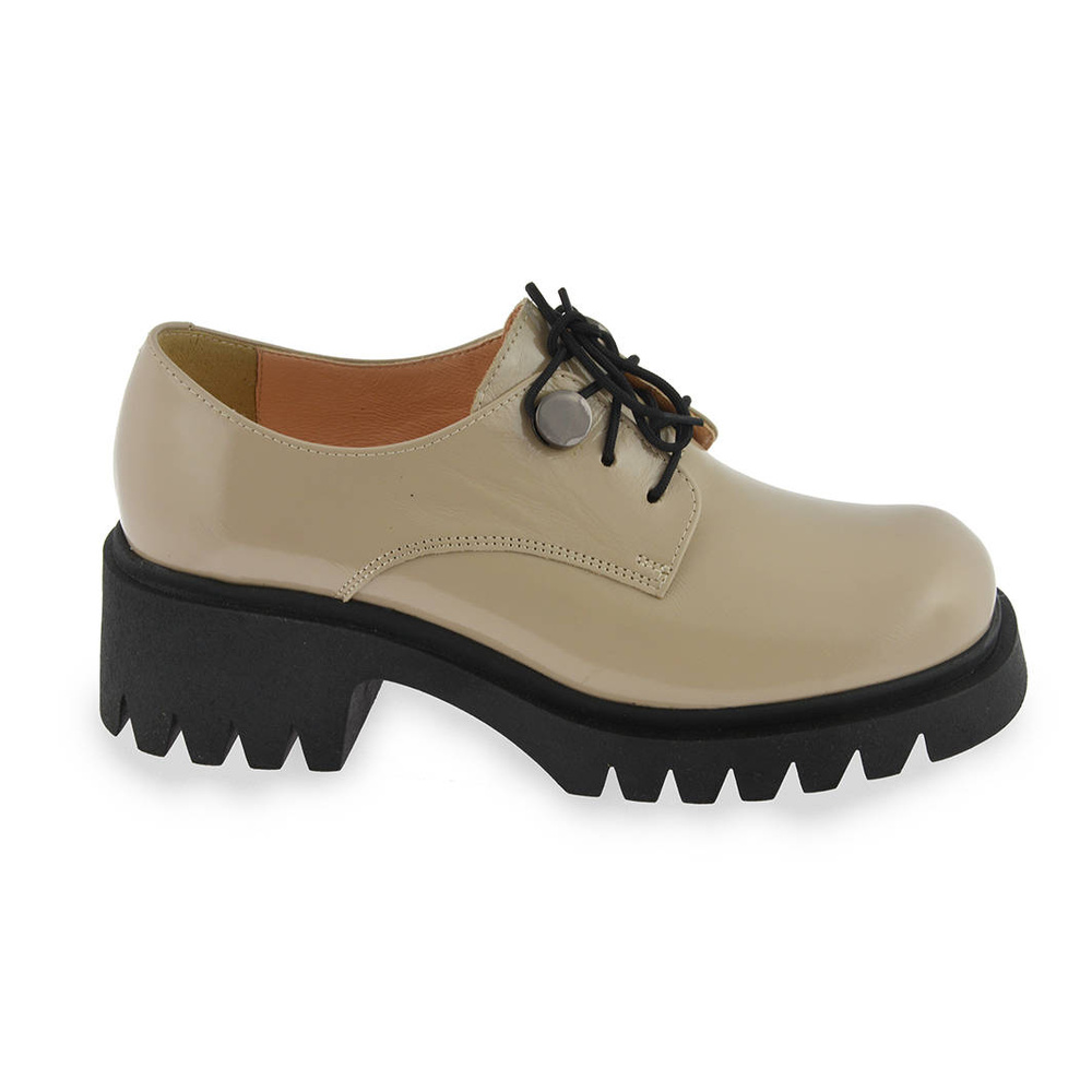 Półbuty Arka 6327 beżowe lakierowane