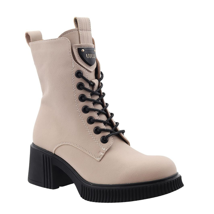 Бежеві шкіряні чоботи, утеплені на шнурівці