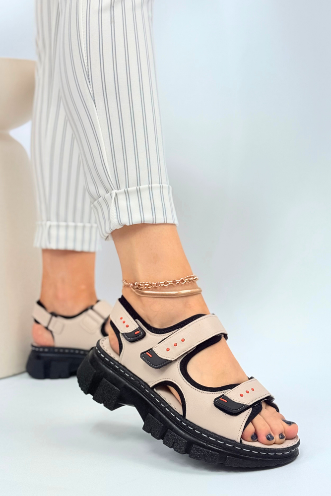 Beżowe sandały skórzane sportowe na rzep Artiker