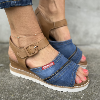 Jeansowe sandały na koturnie Artiker